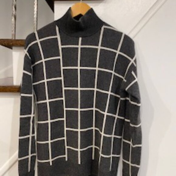 Clearout-EUC Saks Fifth Avenue Cashmere Bland turtleneck sz S - Picture 8 of 8